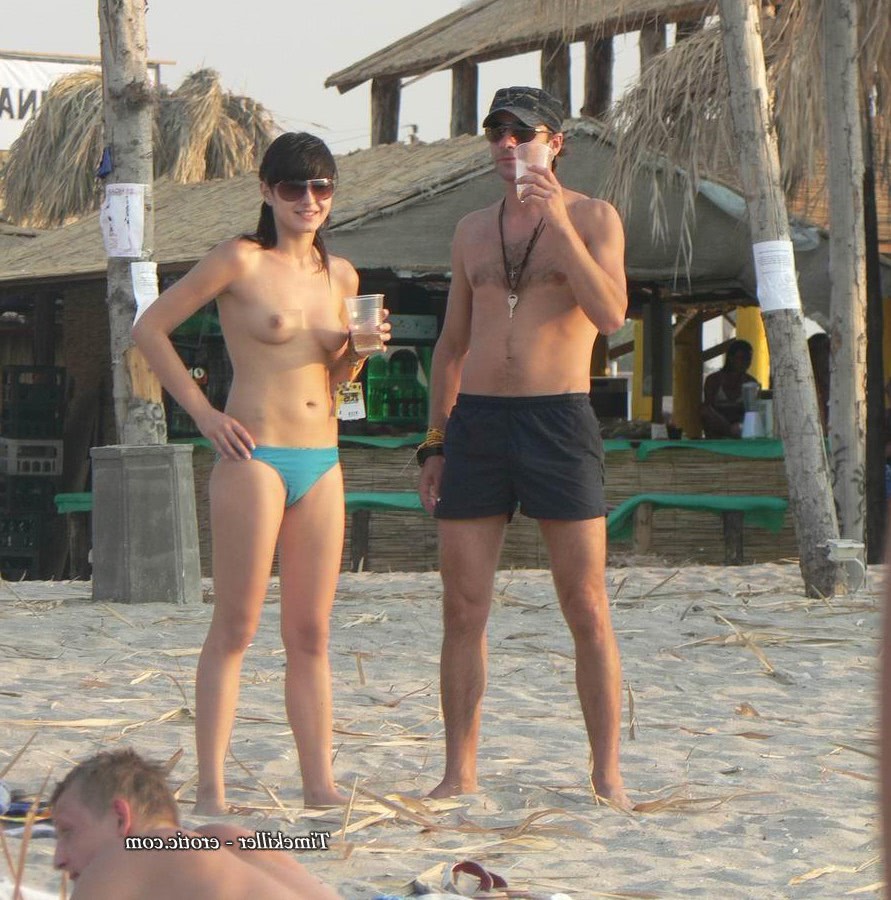 blonda futai cu romance