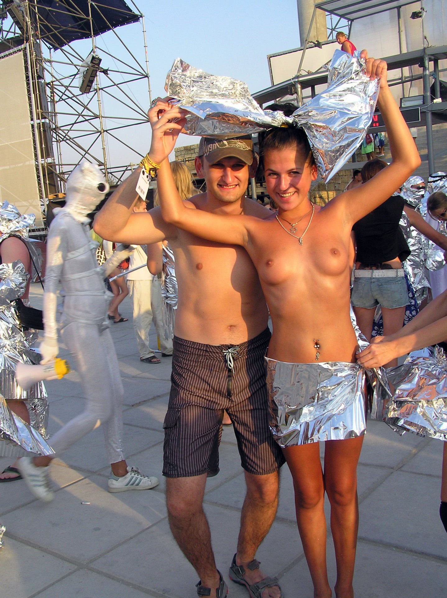 gagica sa e in sanii goi pe plaja gata jpg gagica sa e in sanii goi pe plaja gata