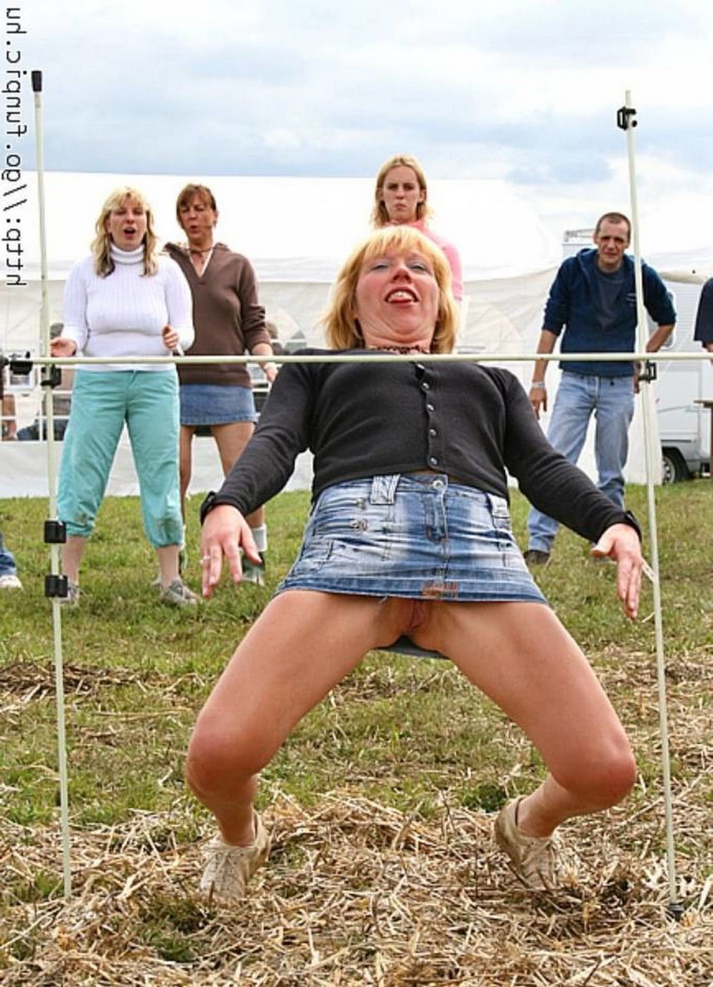 imagini fete dezbracate curve