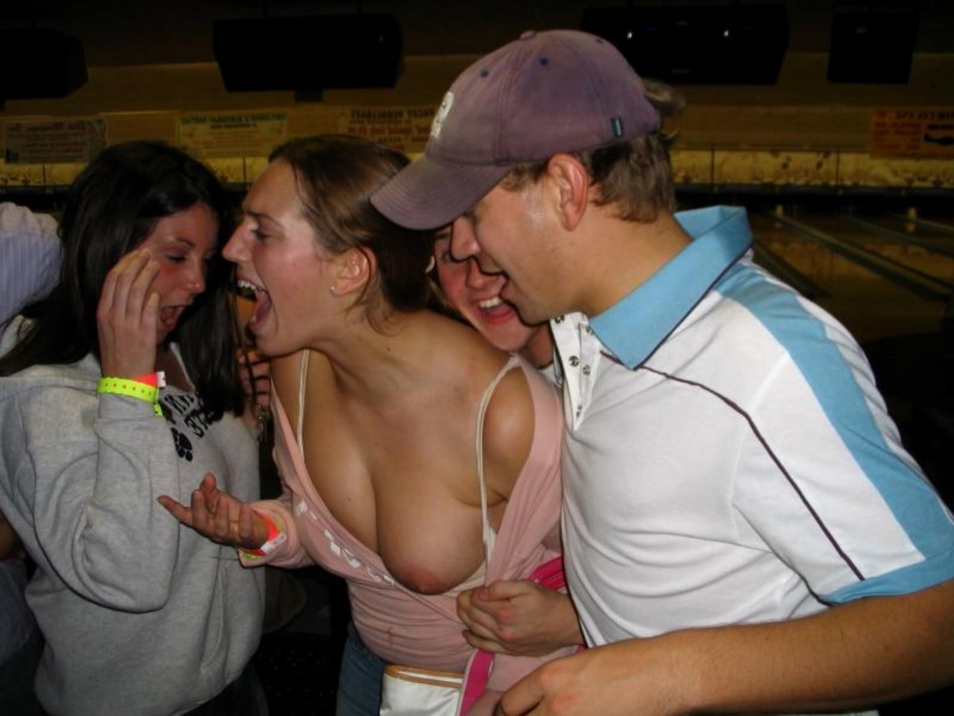 telefon imagini fete dezbracate