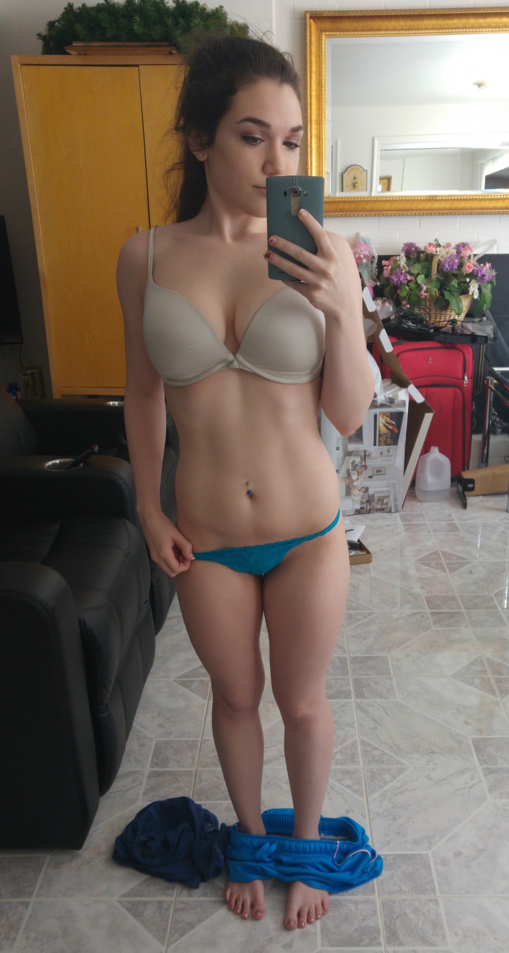 sexy livia taloi nud