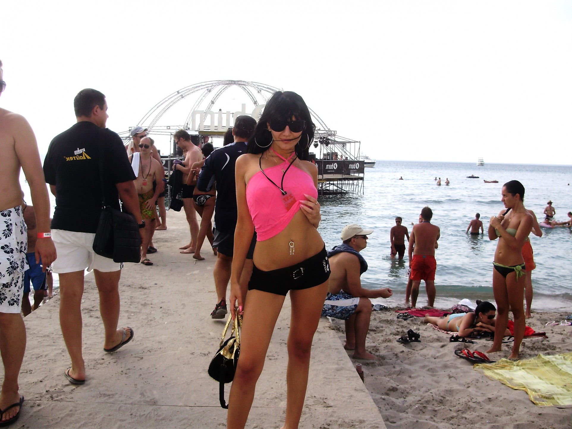 nudisti vor sa se futa in apa femei