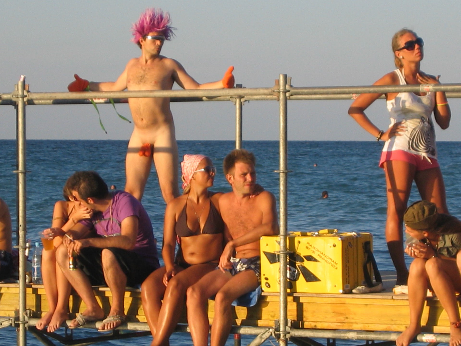 stapana nudisti vor sa se futa in apa jpg stapana nudisti vor sa se futa in apa