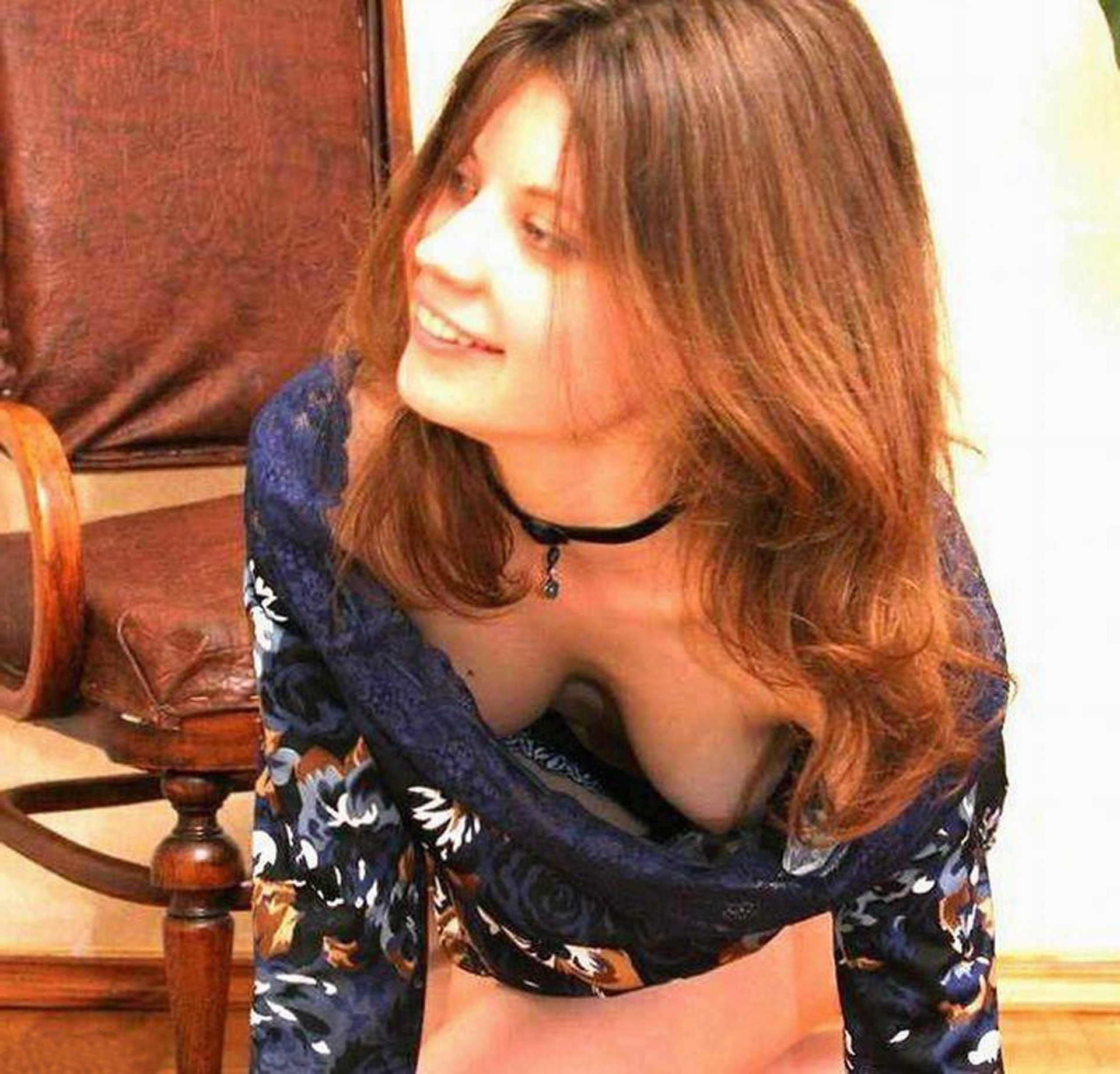 oops downblouse pack voyeur romania