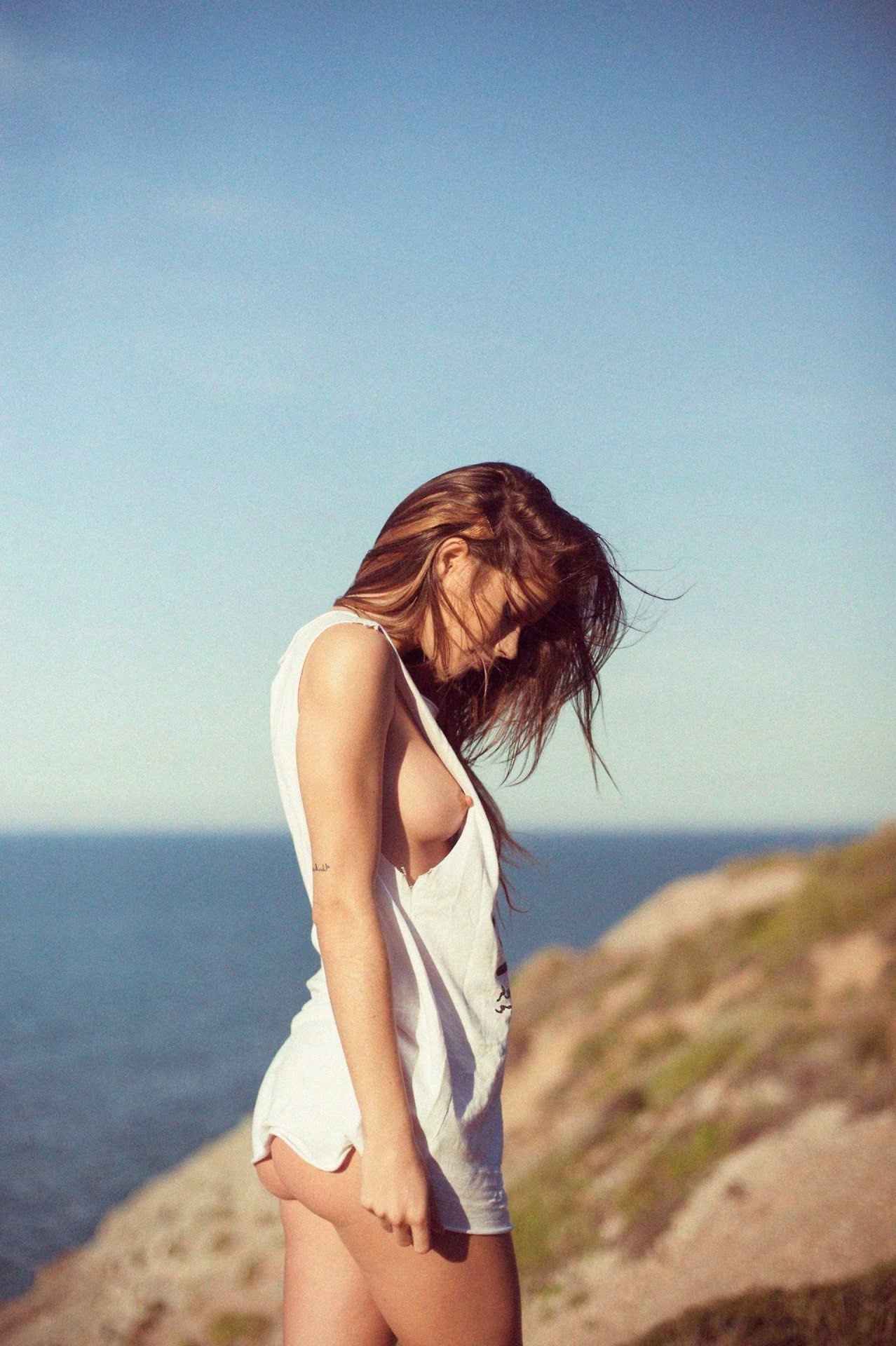 skirt oops downblouse pack voyeur