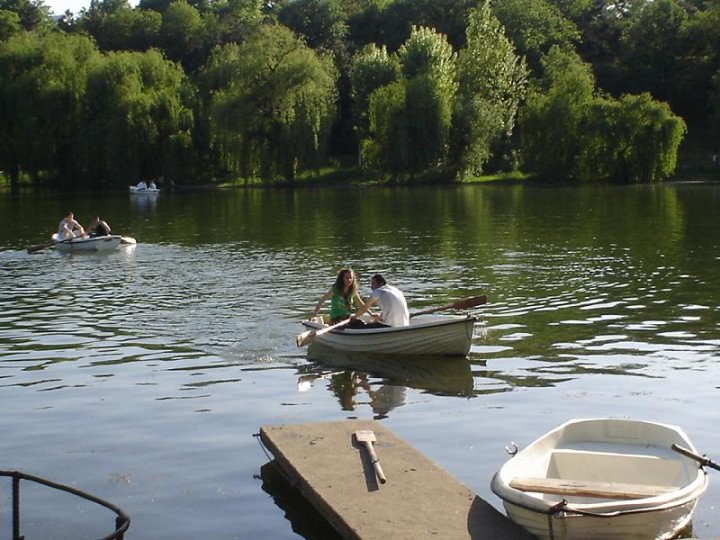 escorte zona tineretului