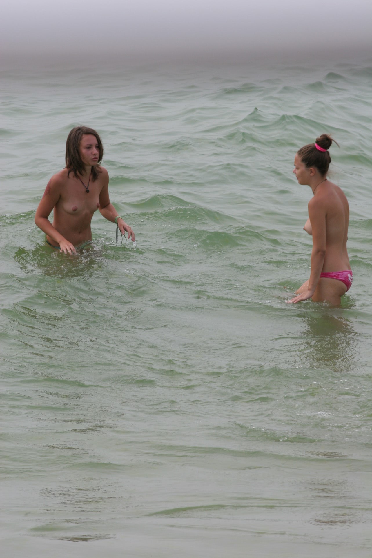 dezbracate petrecere cu fete goale