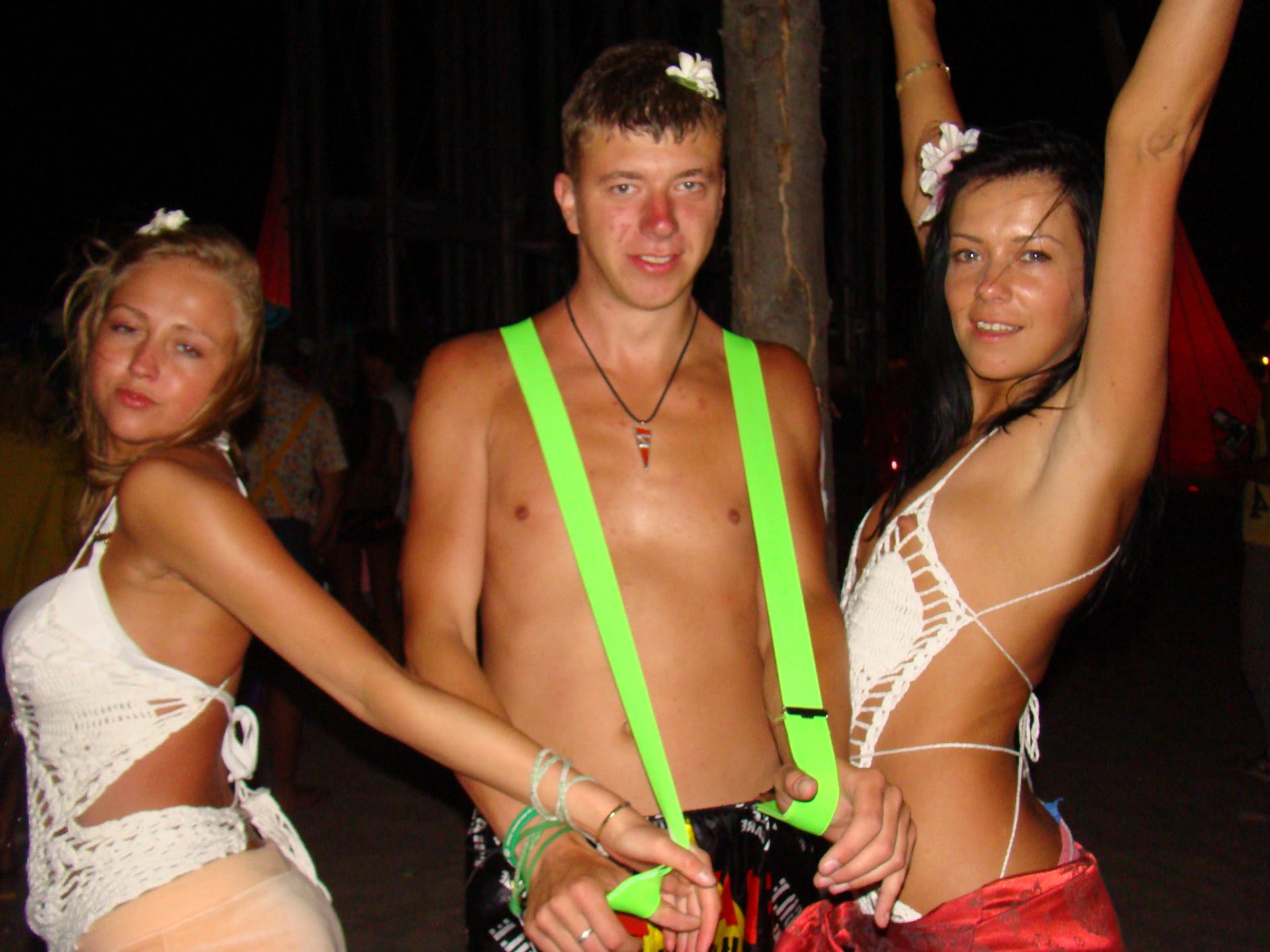 petrecere cu fete goale anunturi