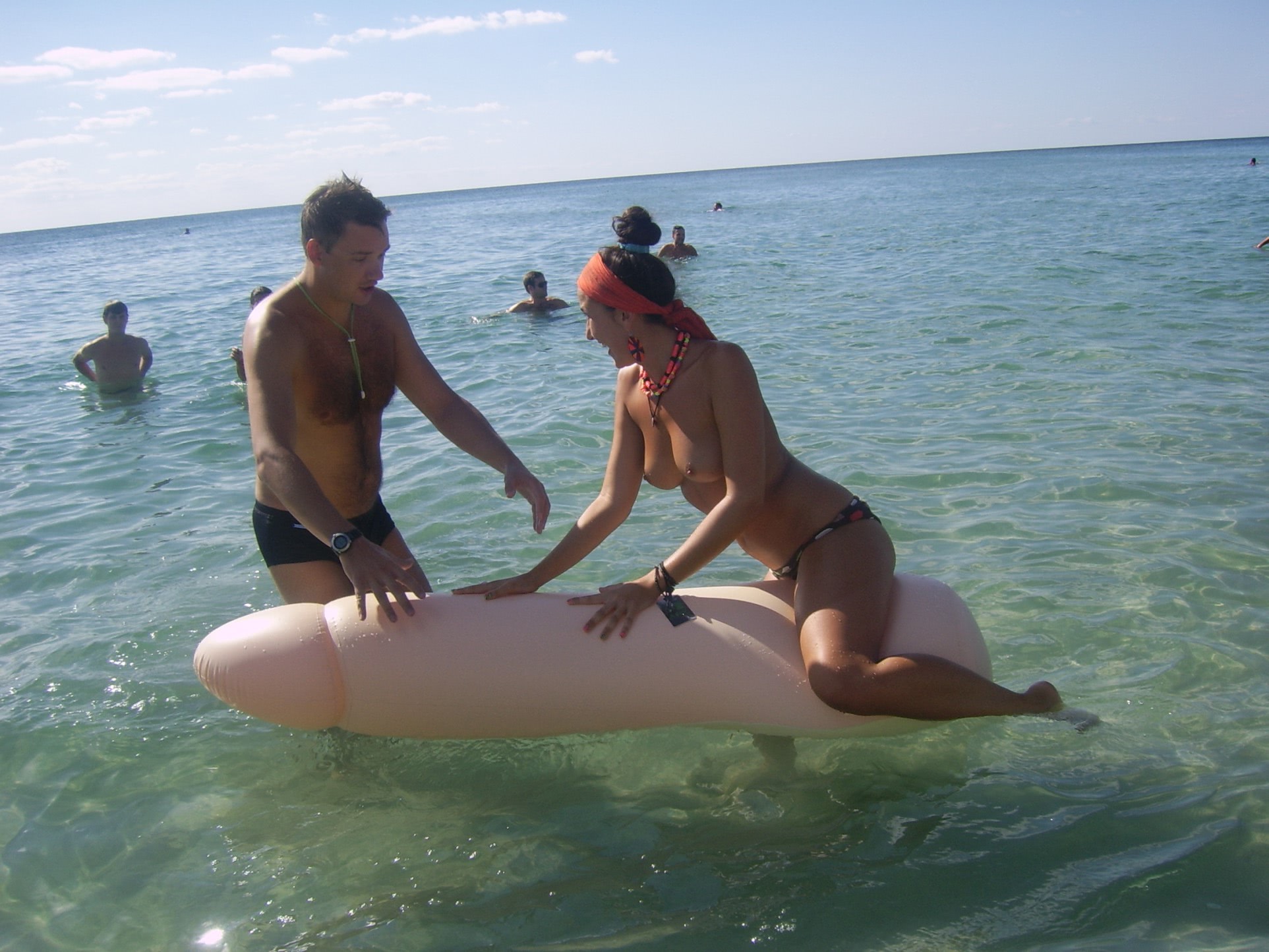 tinere petrecere cu fete goale