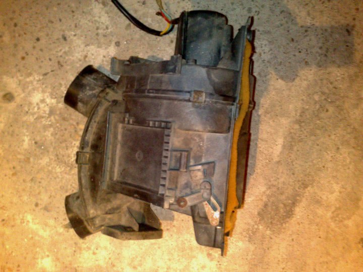 caut fete pentru munca