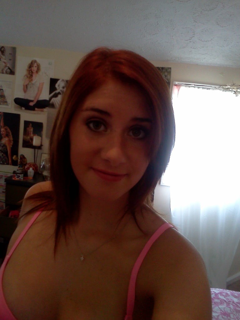 pizda deschisa pozata de aproape pasarica