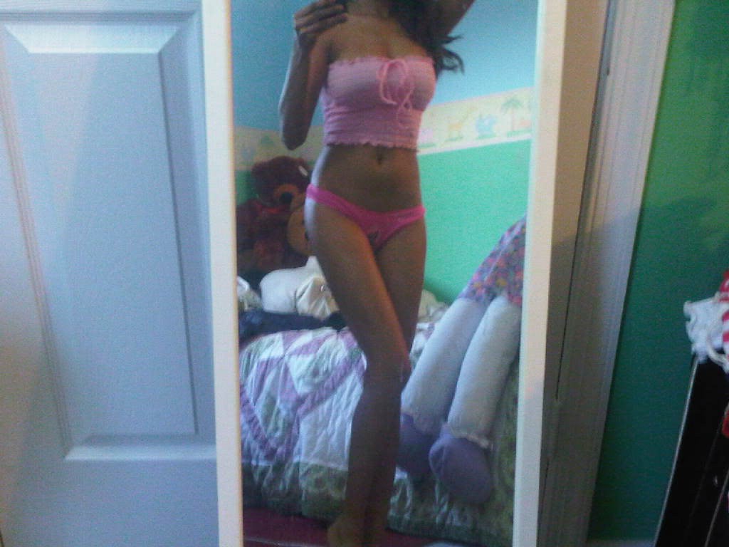 sloboz pizda deschisa pozata de aproape