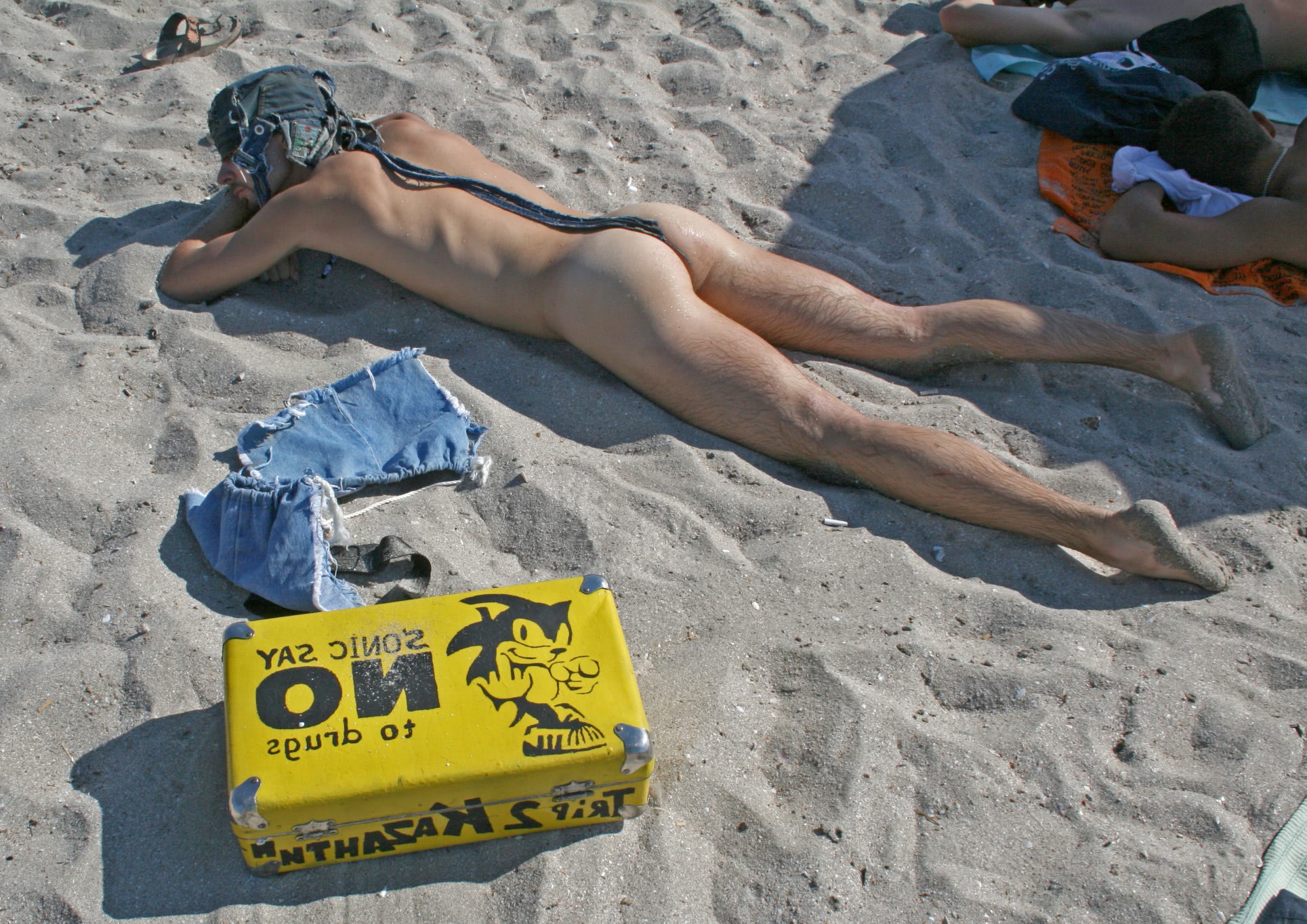 curul pizda si cur gata de actiune pe plaja jpg curul pizda si cur gata de actiune pe plaja