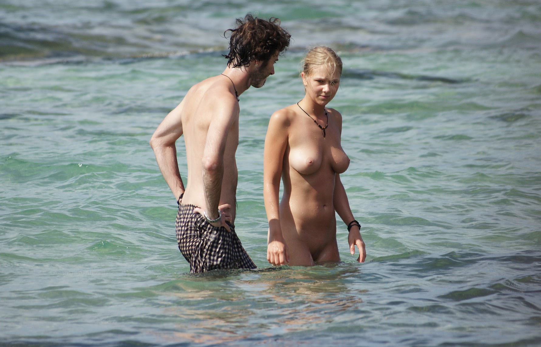 pizda si cur plaja pizde