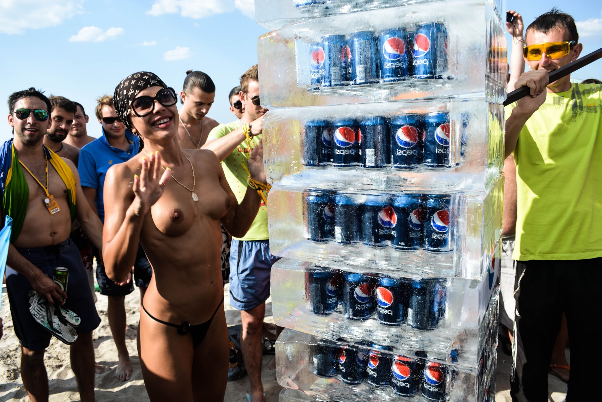 pizda si tate la bronzat joaca