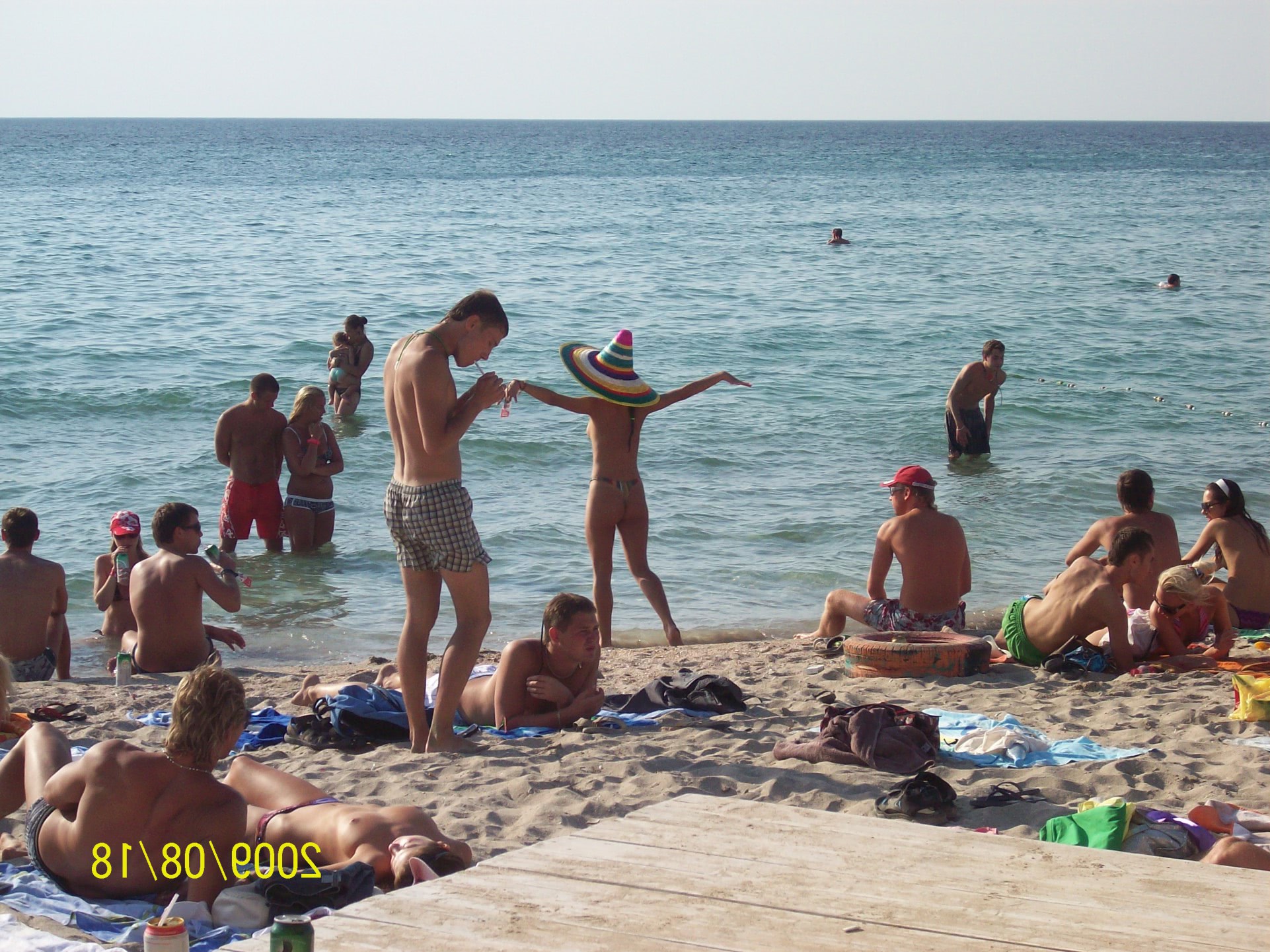 brunete pizde goale pe plaja si in apa