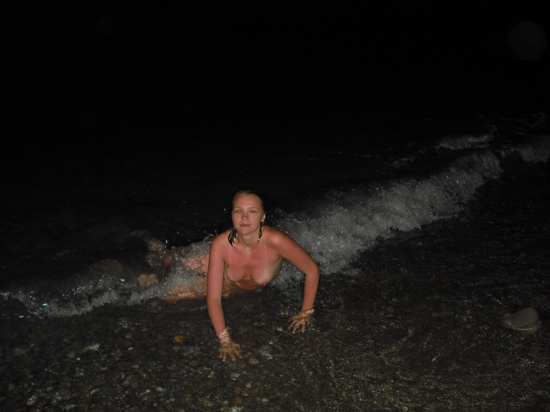 pizde goale pe plaja si in apa brasov