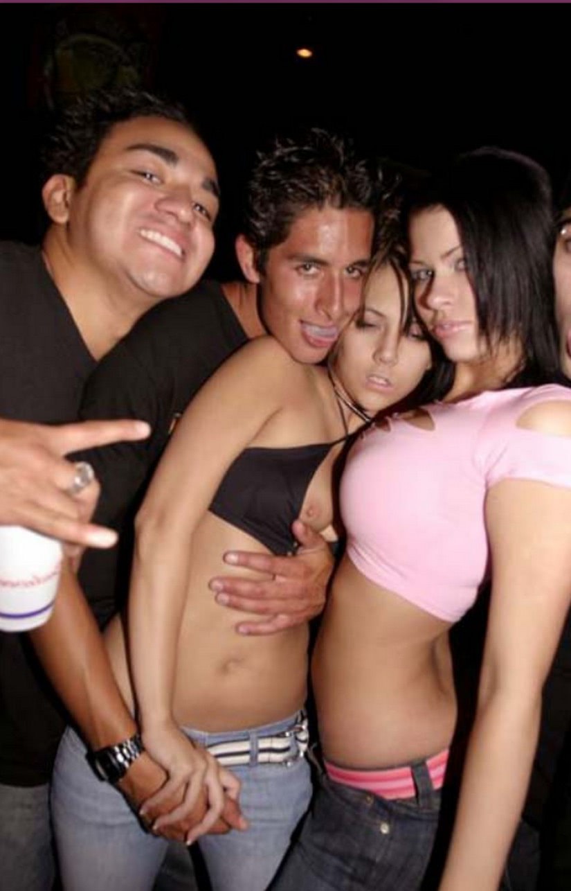 poza cu fete goale la dus rog jpg poza cu fete goale la dus rog