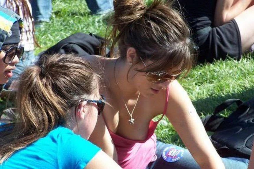 poza cu fete goale la dus romance