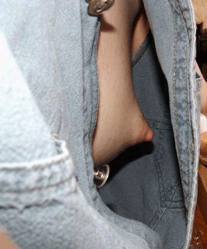 topless poza cu fete goale la dus