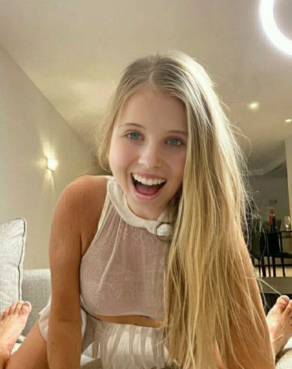 fata bortoasa la 18 ani daca mi a placut pula