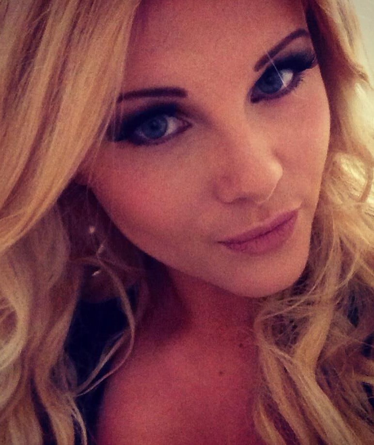 cristina poze cu pizde romance