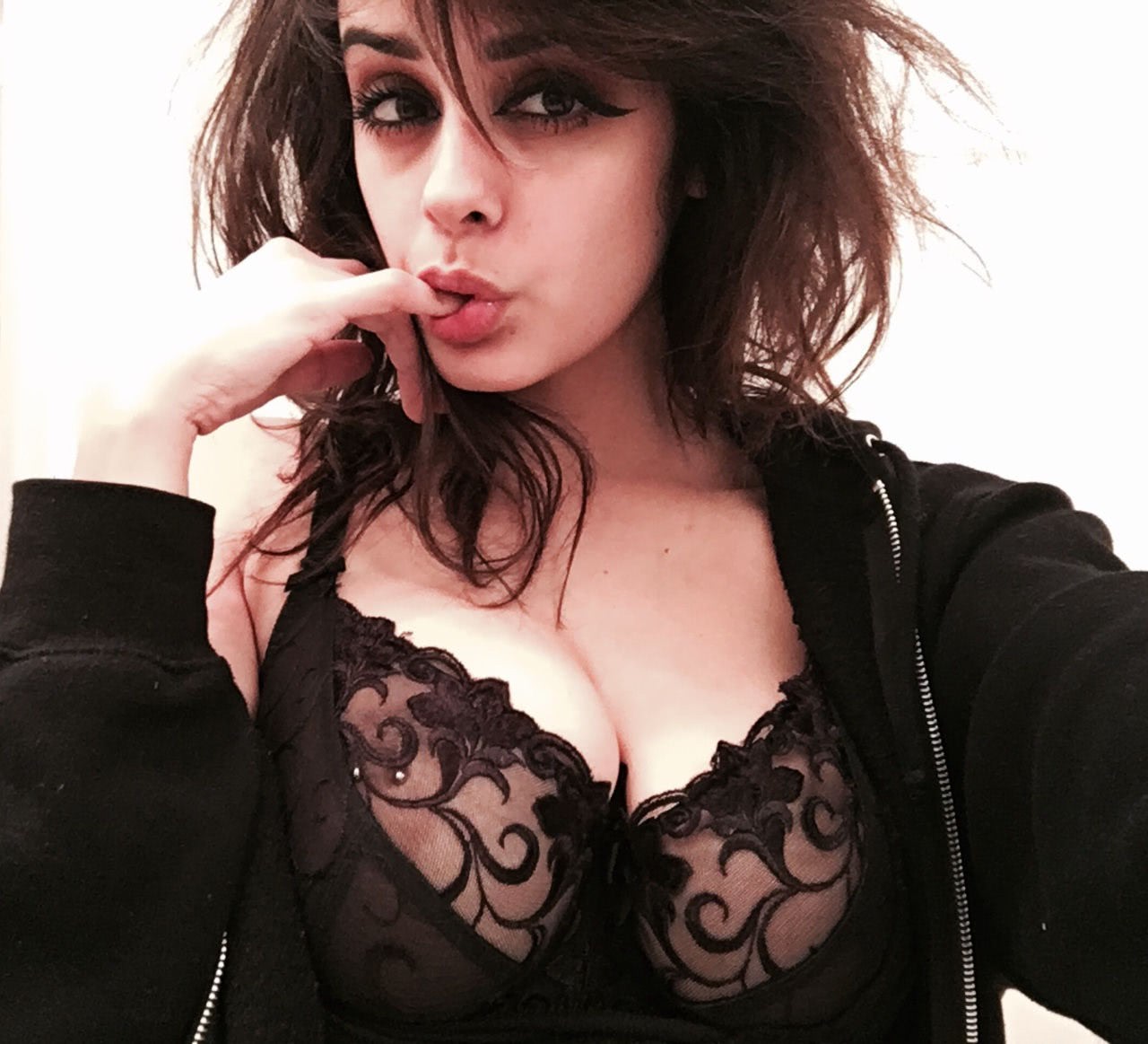 superbe poze fete dezbracate