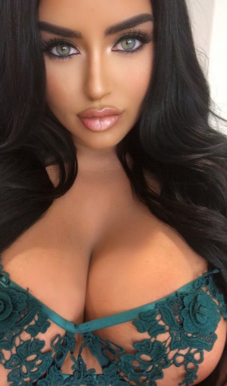 futai in trei cu romance studenta anul 1 se fute cu doi colegi