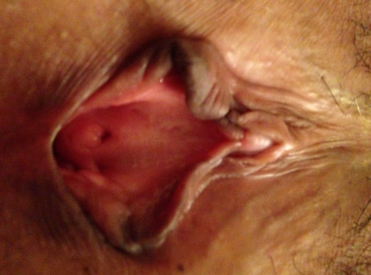 viitoare mireasa in cabina de proba