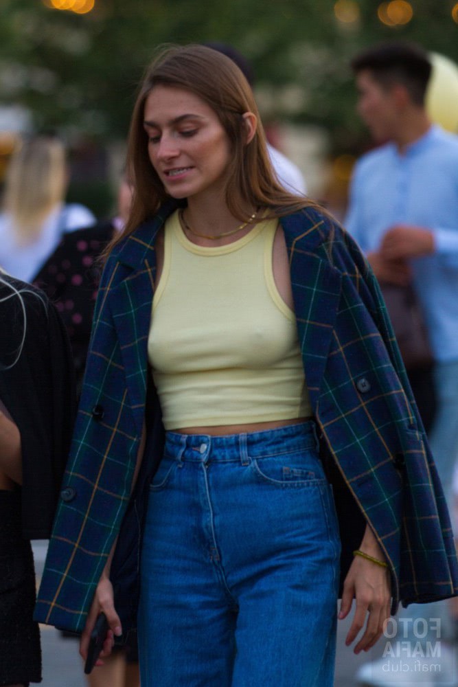 dadaca sfarcuri prin bluze transparente jpg dadaca sfarcuri prin bluze transparente