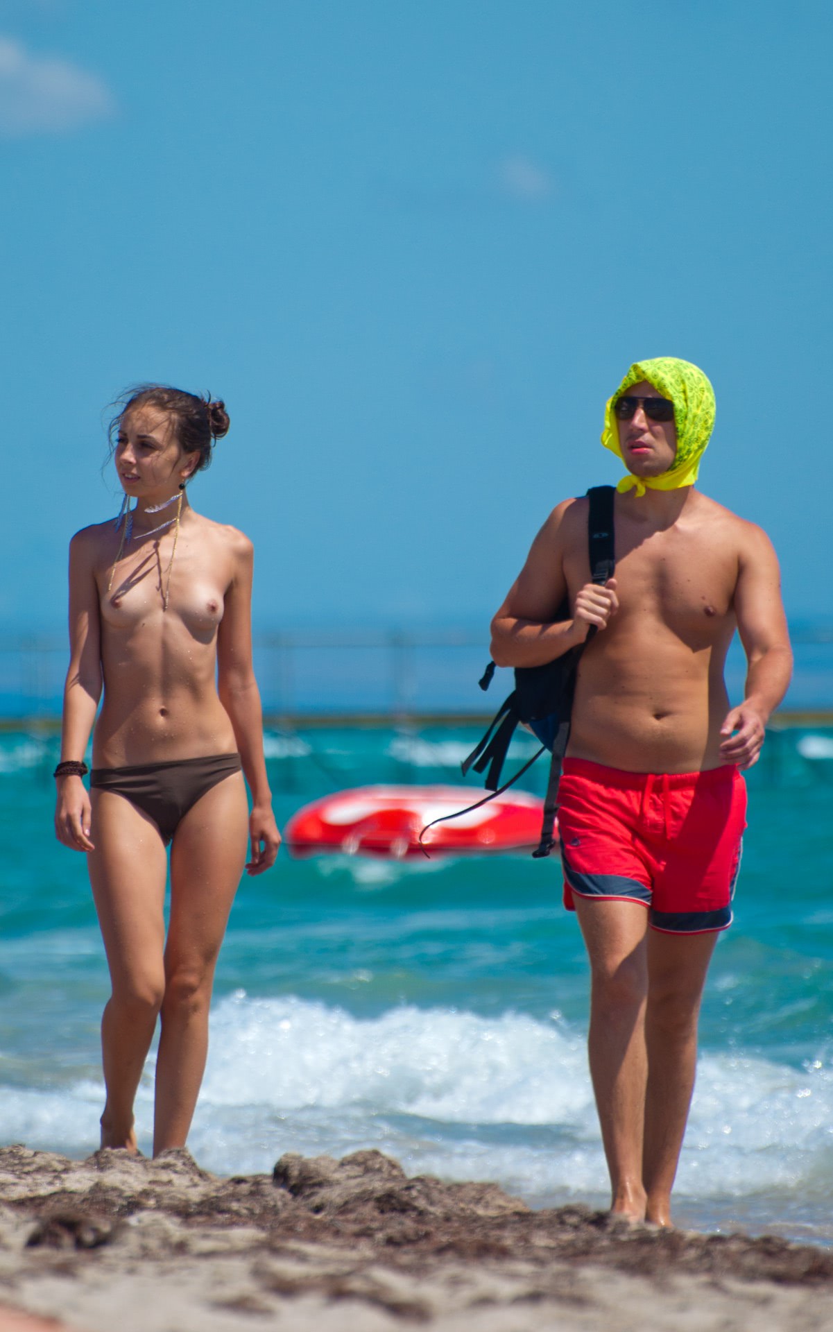 dezinhibata topless la plaja jpg dezinhibata topless la plaja