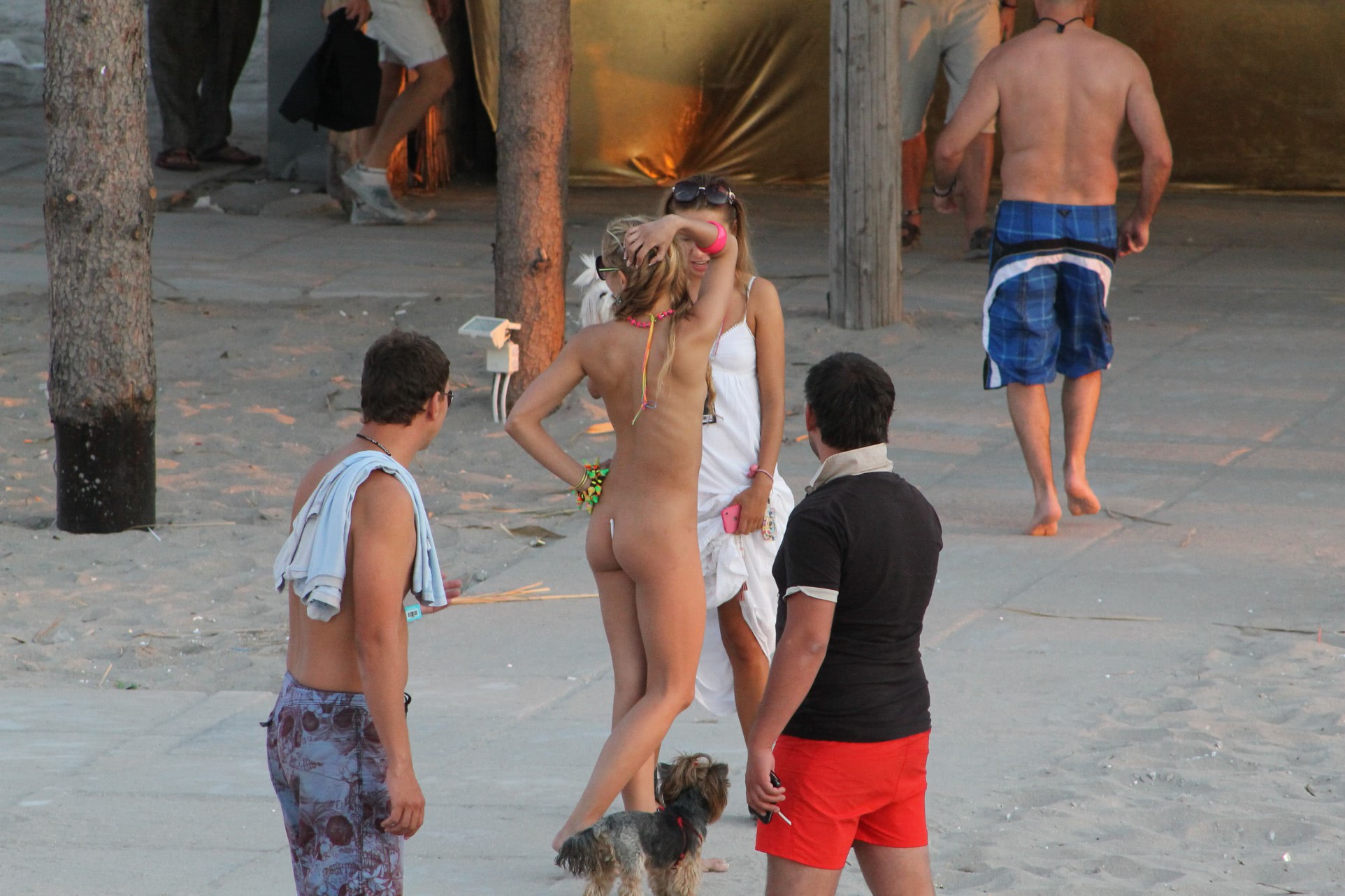 sanii topless la plaja jpg sanii topless la plaja