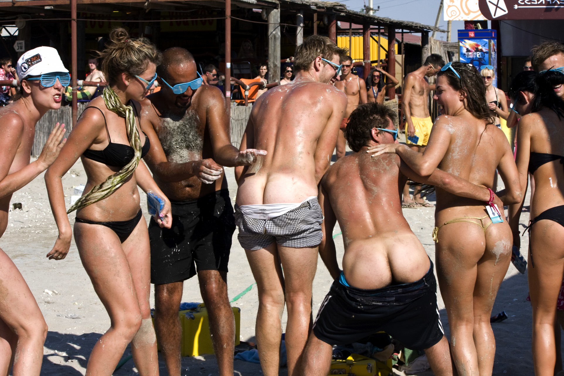 sexi topless la plaja