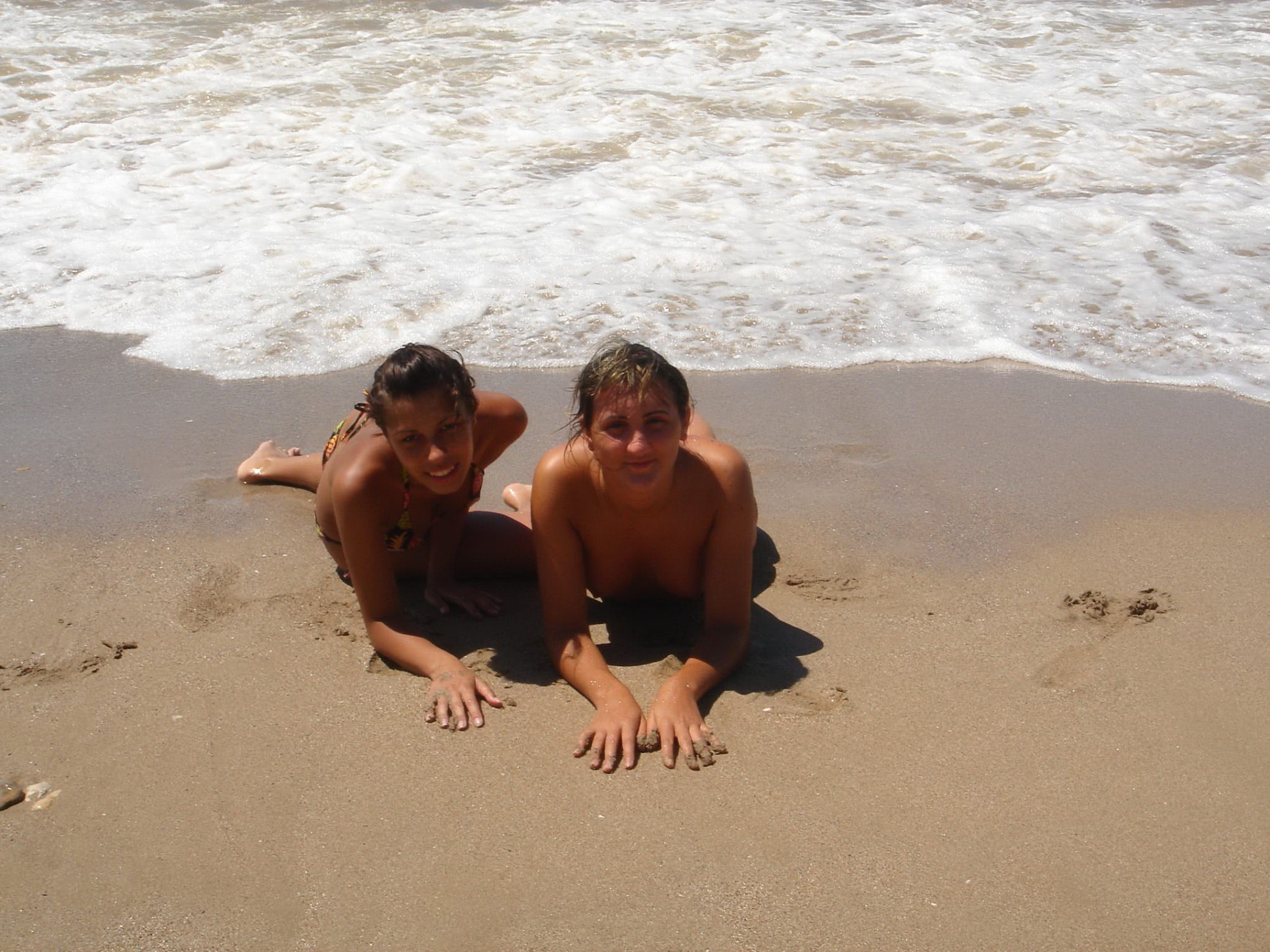 topless la plaja nu ma poza te rog grup