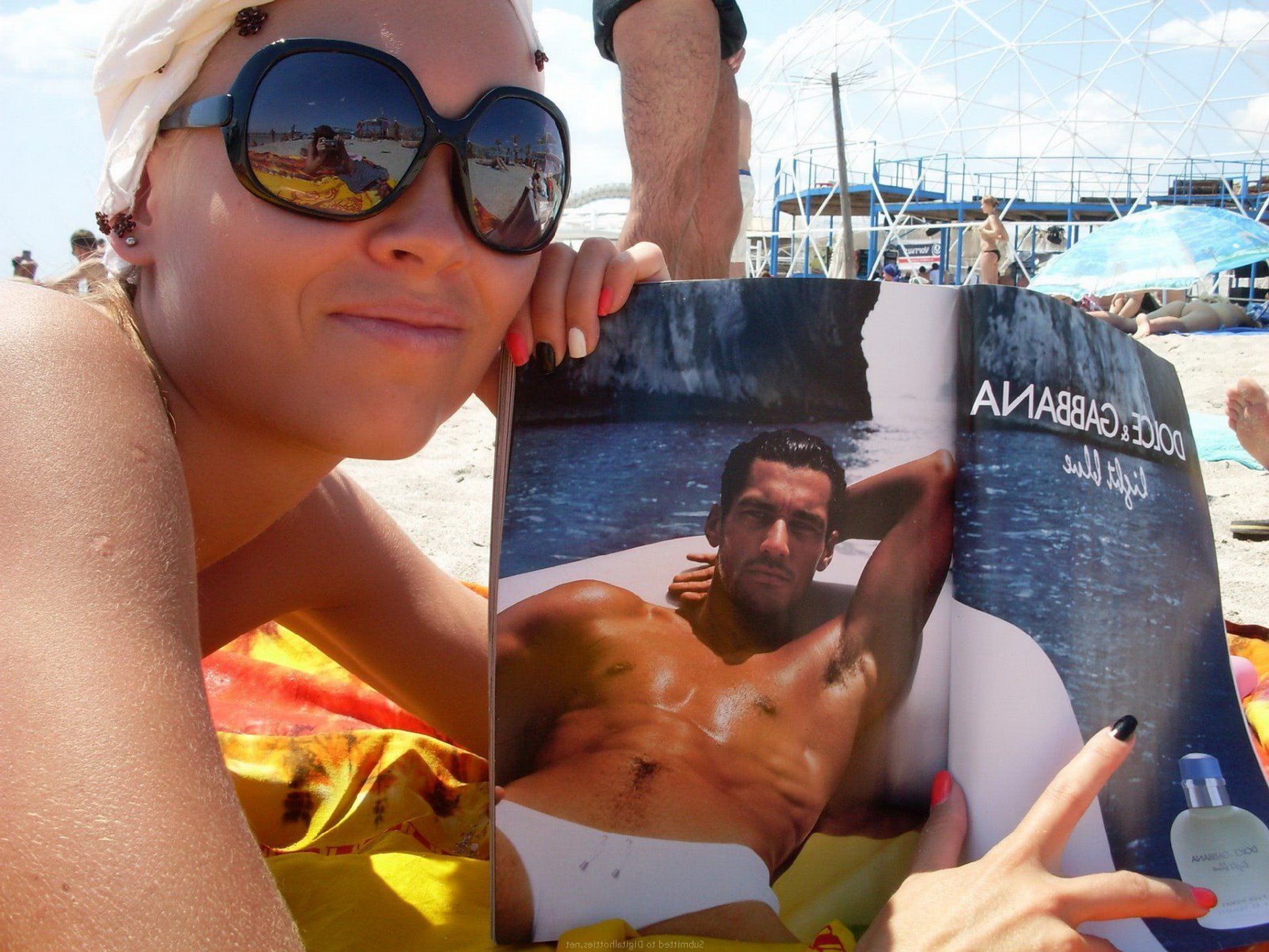 arata topless romanca jpg arata topless romanca