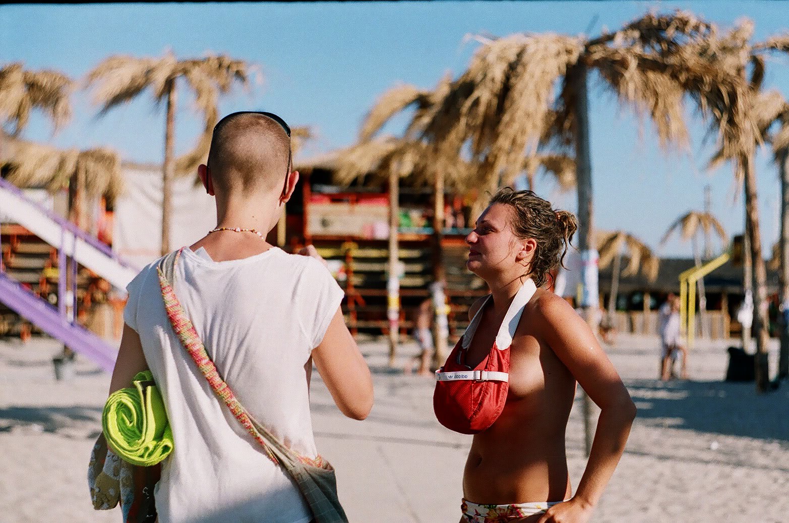 show topless romanca jpg show topless romanca