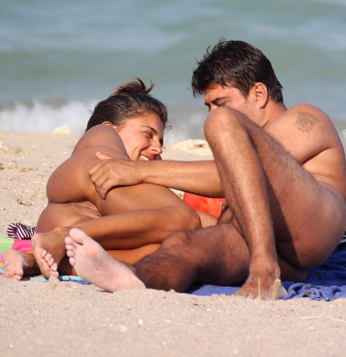 topless romanca ascuns jpg topless romanca ascuns