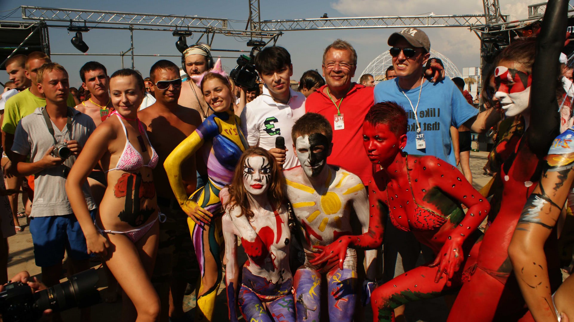 gata topless romanca in tatele goale pe plaja la eforie